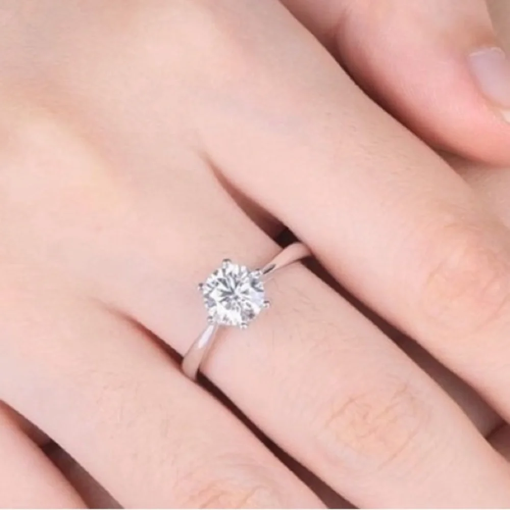 1 Ct Solitaire Ring Round Brilliant Cut Simulated Diamond,‎ Size 8.5 NEW